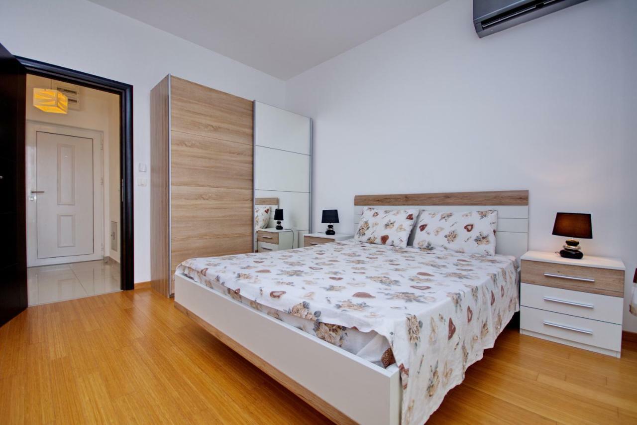 Apartment Dobrota Cattaro Esterno foto